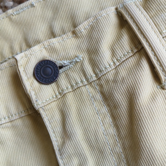 Levi's yellow cords - Picture 3 of 13